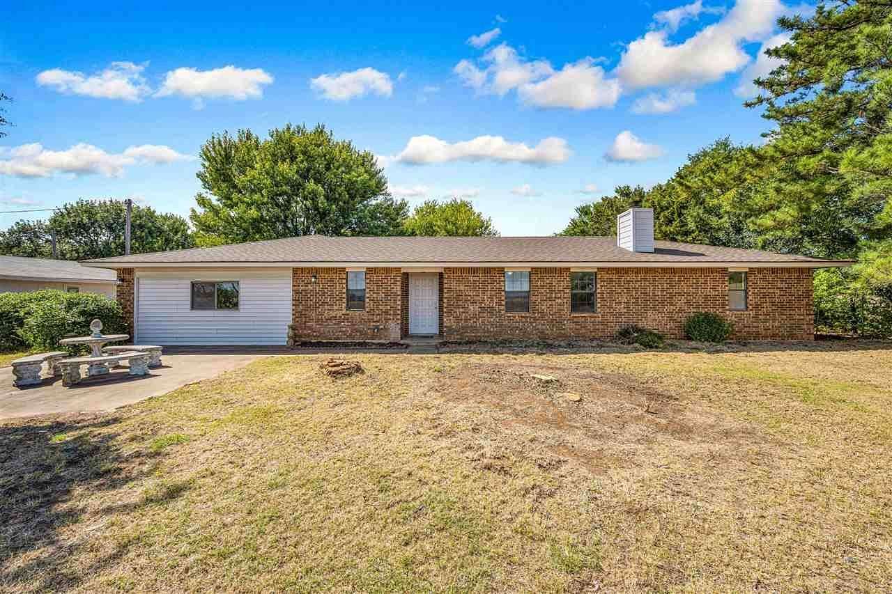 4 Acres of Residential Land with Home for Sale in Marlow, Oklahoma