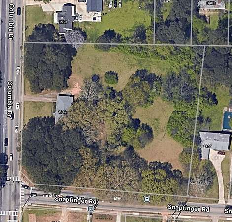 2.7 Acres of Residential Land with Home for Sale in Decatur, Georgia