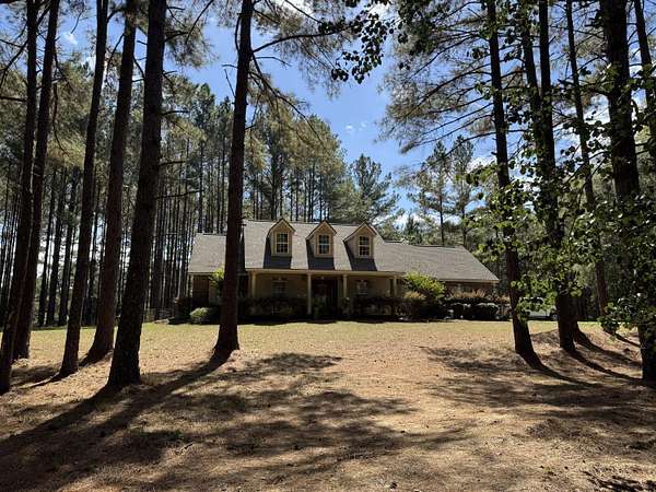 4 Acres of Residential Land with Home for Sale in Sumrall, Mississippi