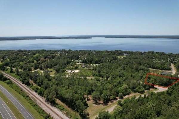 1 Acre of Land for Sale in Hawthorne, Florida