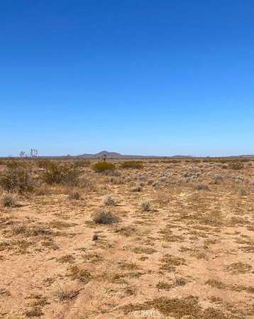 2 Acres of Residential Land for Sale in Helendale, California