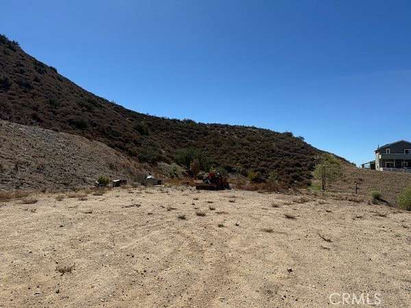 2.5 Acres of Land for Sale in Agua Dulce, California