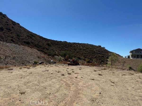 2.5 Acres of Land for Sale in Agua Dulce, California