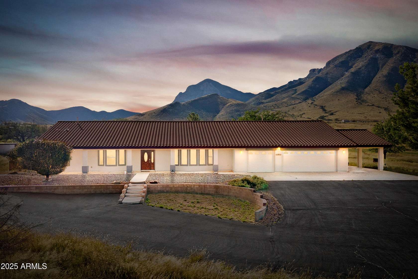 6 Acres of Residential Land with Home for Sale in Hereford, Arizona