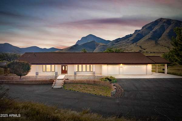 6 Acres of Residential Land with Home for Sale in Hereford, Arizona