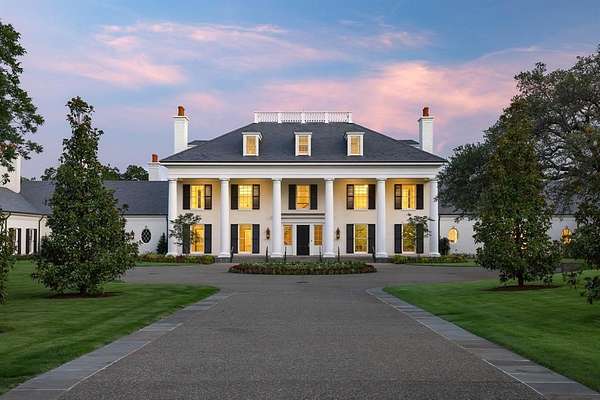 3.23 Acres of Residential Land with Home for Sale in Dallas, Texas