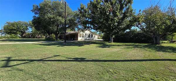 2.83 Acres of Improved Mixed-Use Land for Sale in Sanger, Texas