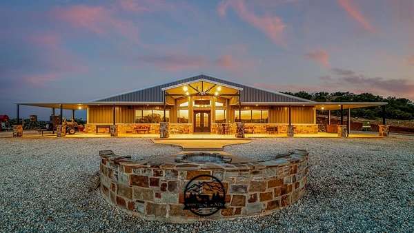 1,764 Acres of Land with Home for Sale in Quanah, Texas