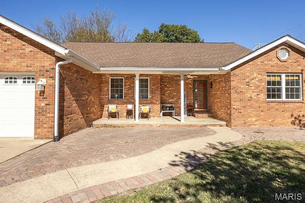 6.6 Acres of Residential Land with Home for Sale in Roxana, Illinois