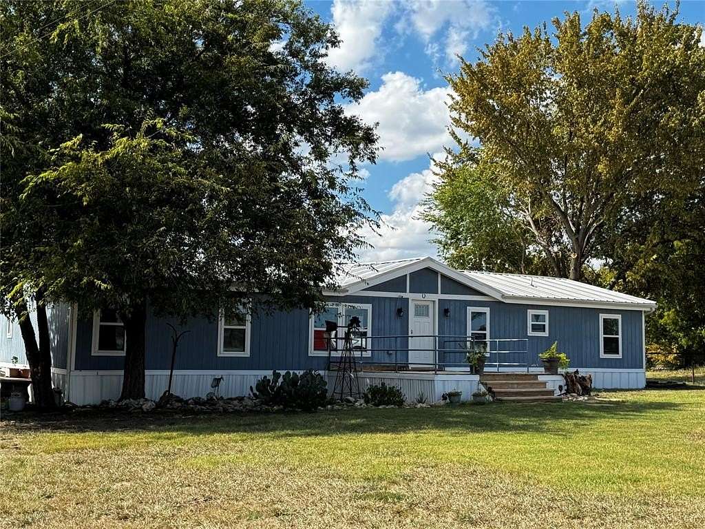 2.9 Acres of Residential Land with Home for Sale in Rhome, Texas