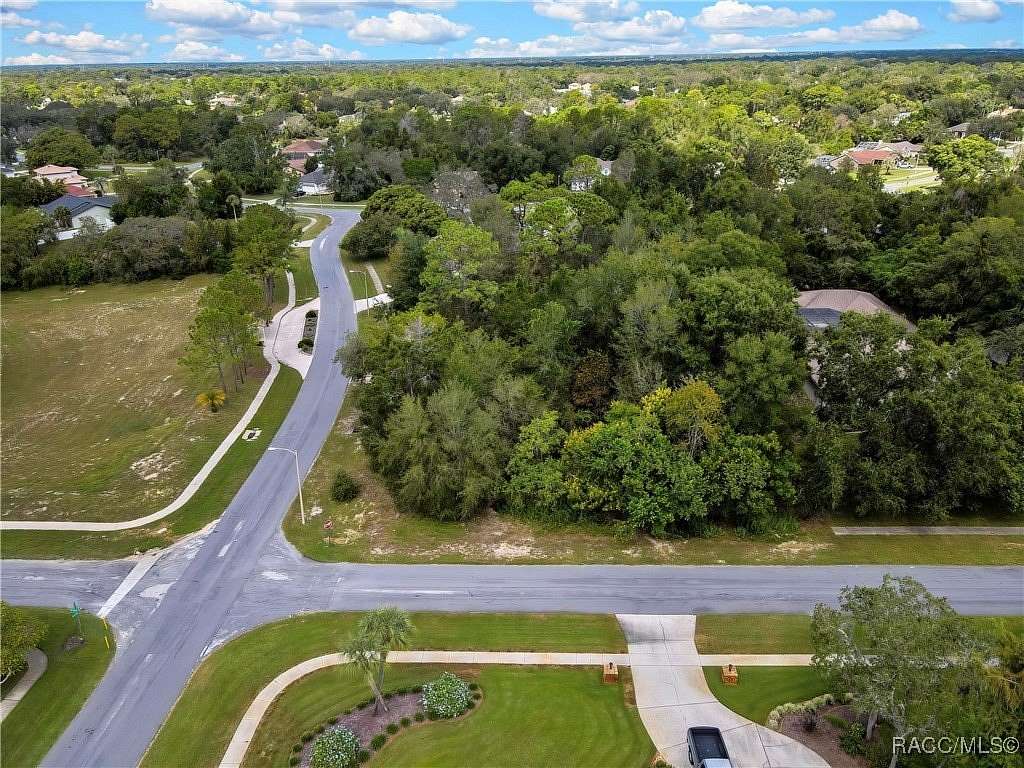 0.93 Acres of Residential Land for Sale in Spring Hill, Florida