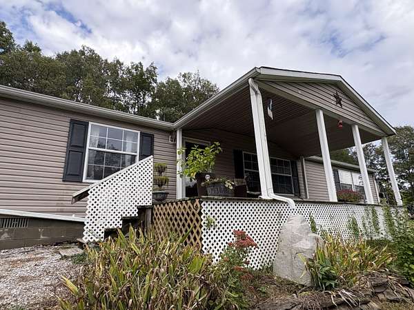 3.52 Acres of Residential Land with Home for Sale in Crittenden, Kentucky