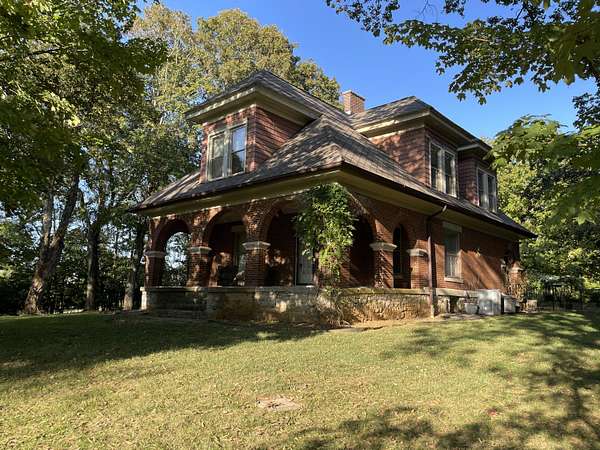 4.66 Acres of Residential Land with Home for Sale in Frankfort, Kentucky