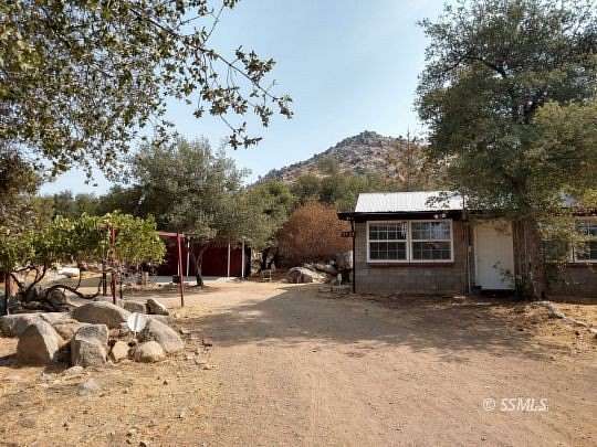 2.5 Acres of Land with Home for Sale in Lake Isabella, California