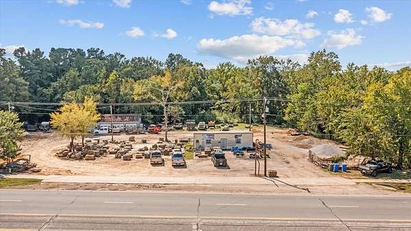 2.29 Acres of Improved Commercial Land for Sale in Lufkin, Texas