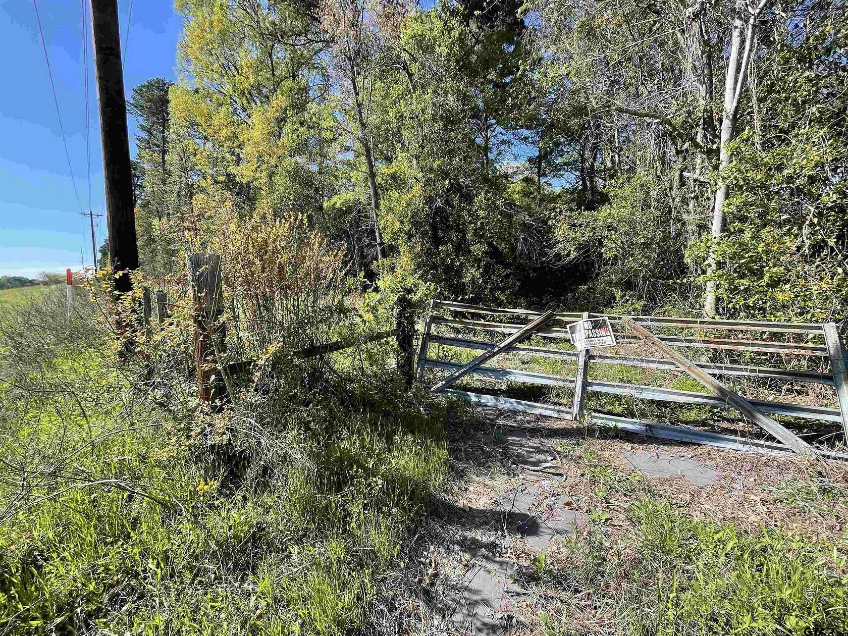 8 Acres of Land for Sale in Mineola, Texas