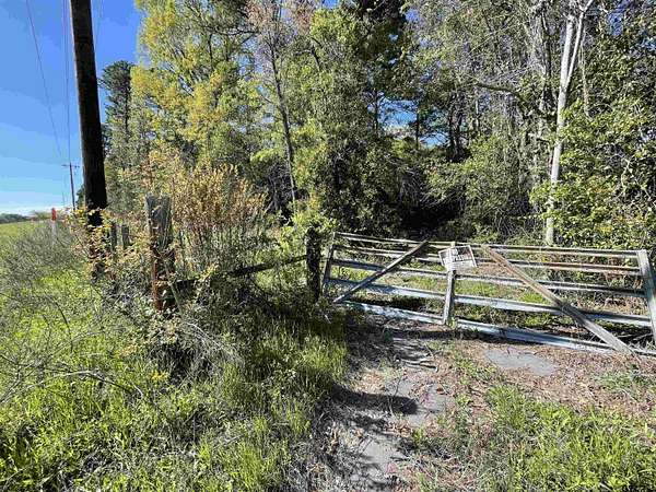 8 Acres of Land for Sale in Mineola, Texas