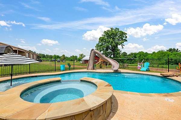 17.3 Acres of Land with Home for Sale in Mineola, Texas