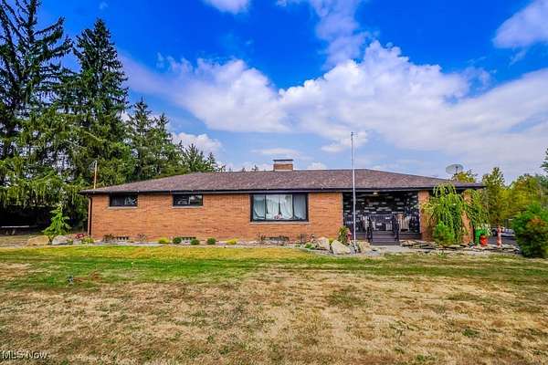 2.2 Acres of Residential Land with Home for Sale in Alliance, Ohio