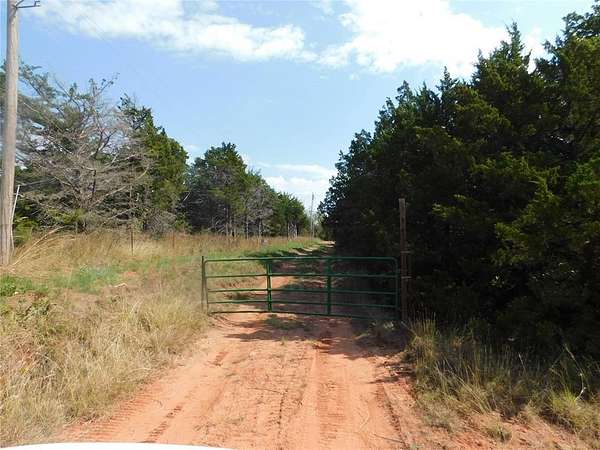 21 Acres of Land for Sale in Guthrie, Oklahoma