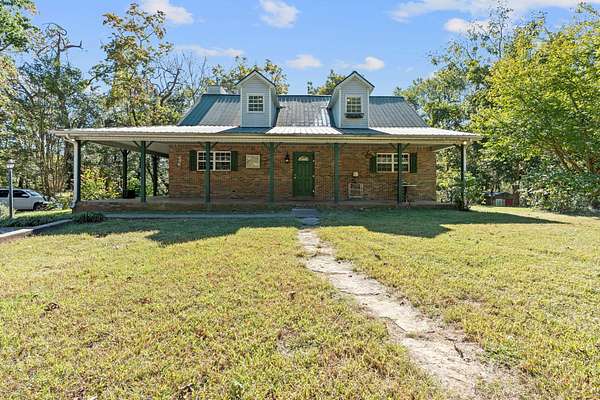 7.83 Acres of Residential Land with Home for Sale in Fayetteville, Tennessee