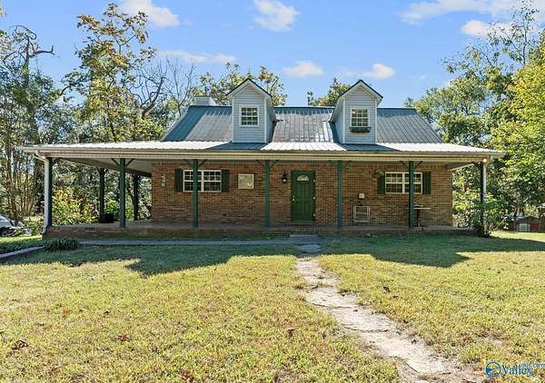 7.83 Acres of Residential Land with Home for Sale in Fayetteville, Tennessee