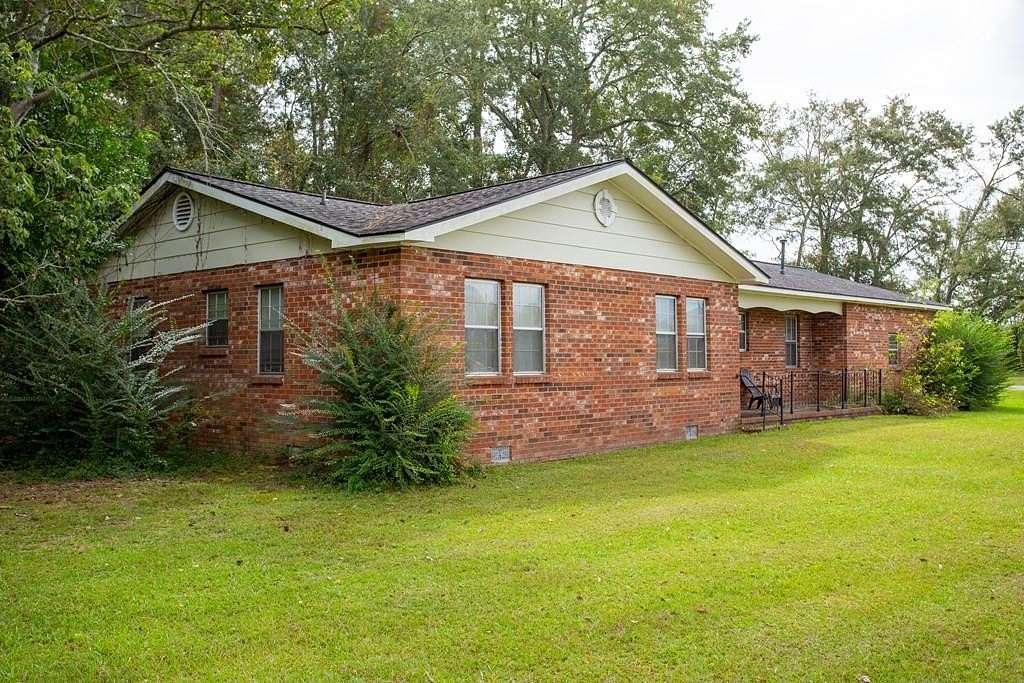 2.36 Acres of Land with Home for Sale in Baxley, Georgia