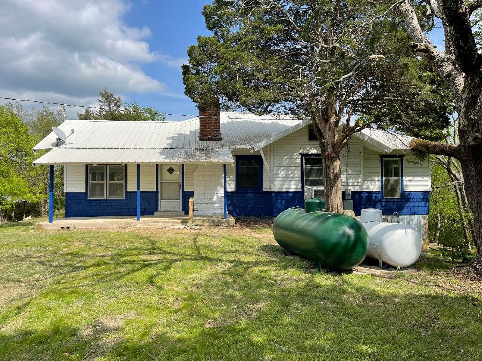 1.58 Acres of Residential Land with Home for Sale in Tuskahoma, Oklahoma