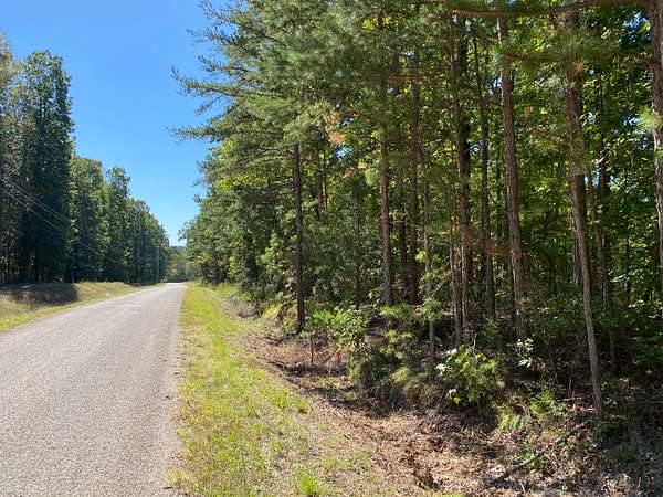 7.5 Acres of Land for Sale in Savannah, Tennessee