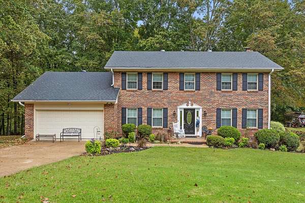 1.5 Acres of Residential Land with Home for Sale in Hixson, Tennessee