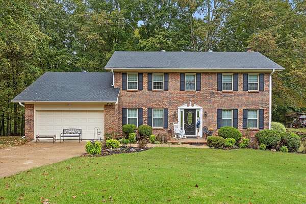 1.5 Acres of Land with Home for Sale in Hixson, Tennessee