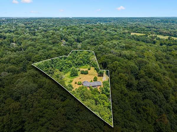 7 Acres of Residential Land for Sale in Clarksville, Tennessee