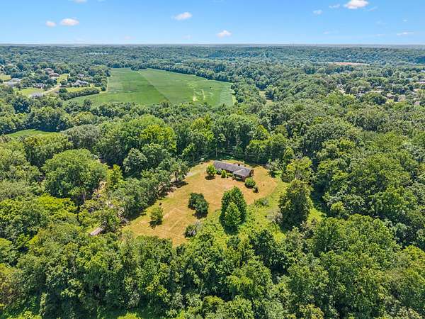 7 Acres of Residential Land for Sale in Clarksville, Tennessee