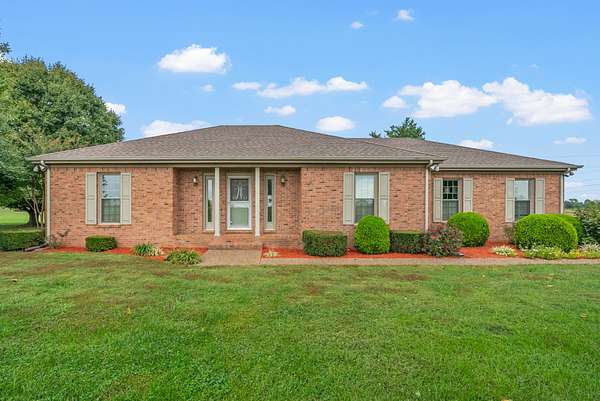 2 Acres of Residential Land with Home for Sale in Hopkinsville, Kentucky