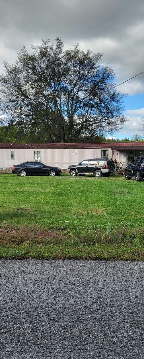 17 Acres of Land with Home for Sale in Fayetteville, Tennessee