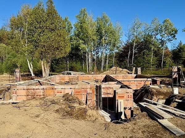 2.45 Acres of Residential Land with Home for Sale in Wilmington, New York