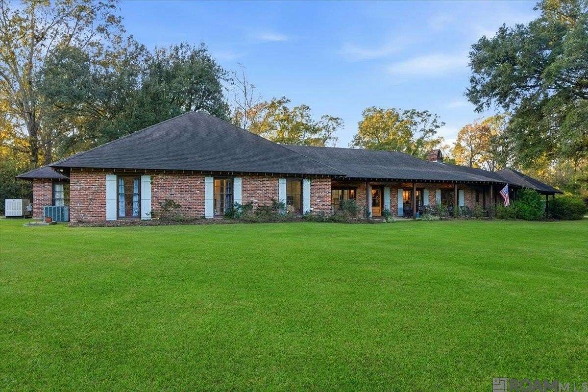 2.39 Acres of Residential Land with Home for Sale in Greenwell Springs, Louisiana