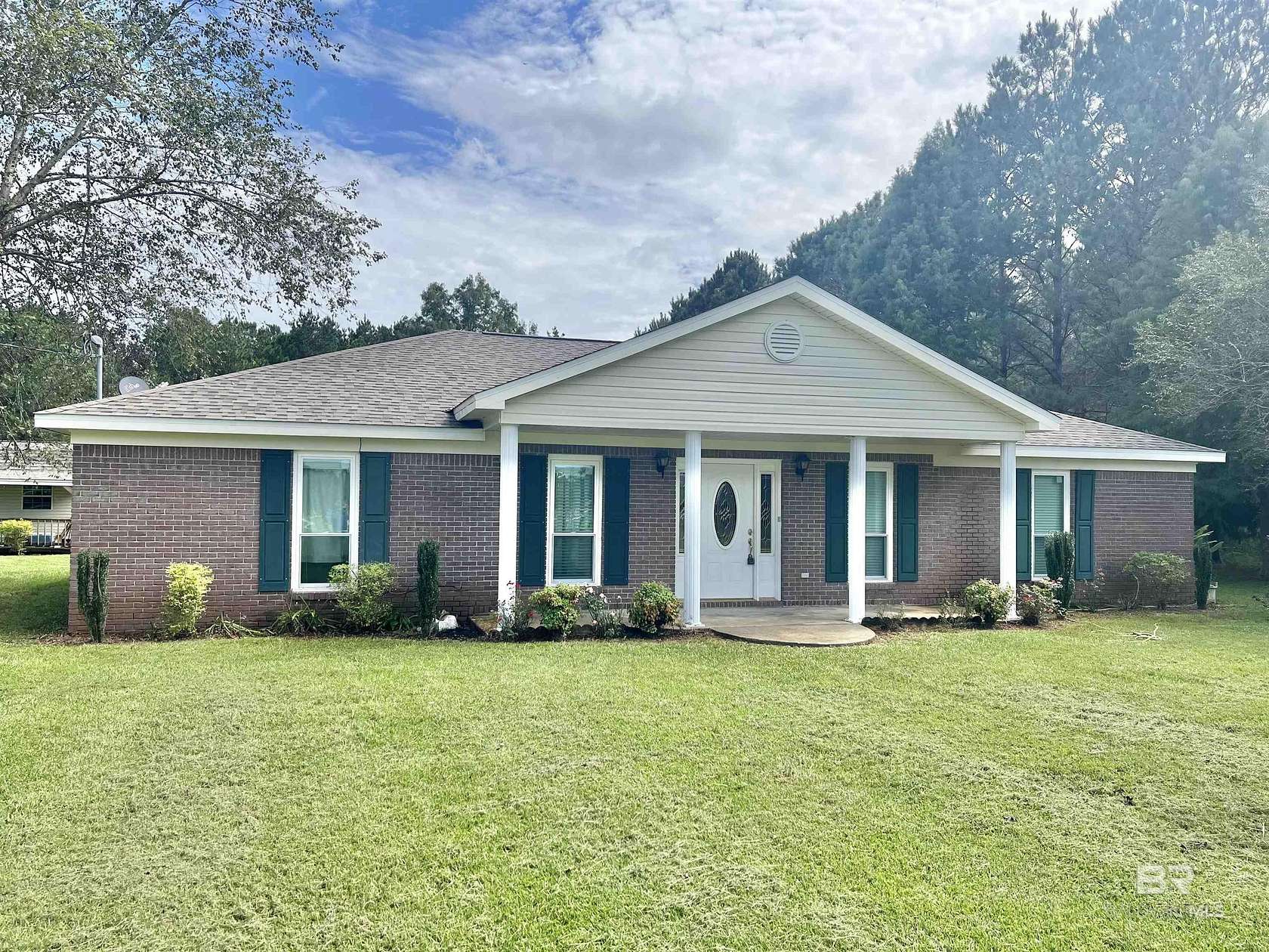 2 Acres of Residential Land with Home for Sale in Walnut Hill, Florida