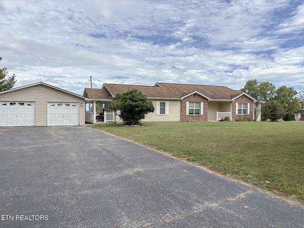 3.68 Acres of Residential Land with Home for Sale in Crossville, Tennessee