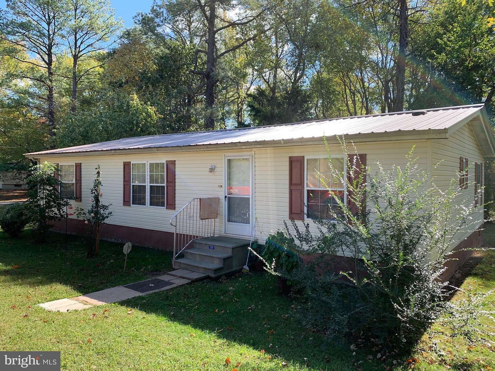 4 Acres of Residential Land with Home for Sale in Saint Inigoes Shores, Maryland