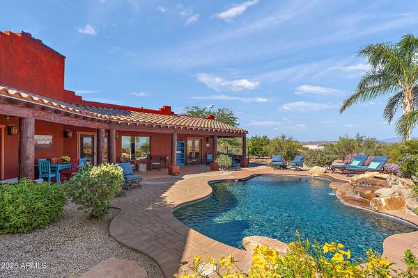 2.5 Acres of Residential Land with Home for Sale in Scottsdale, Arizona