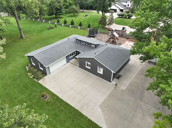 5 Acres of Residential Land with Home for Sale in Des Moines, Iowa