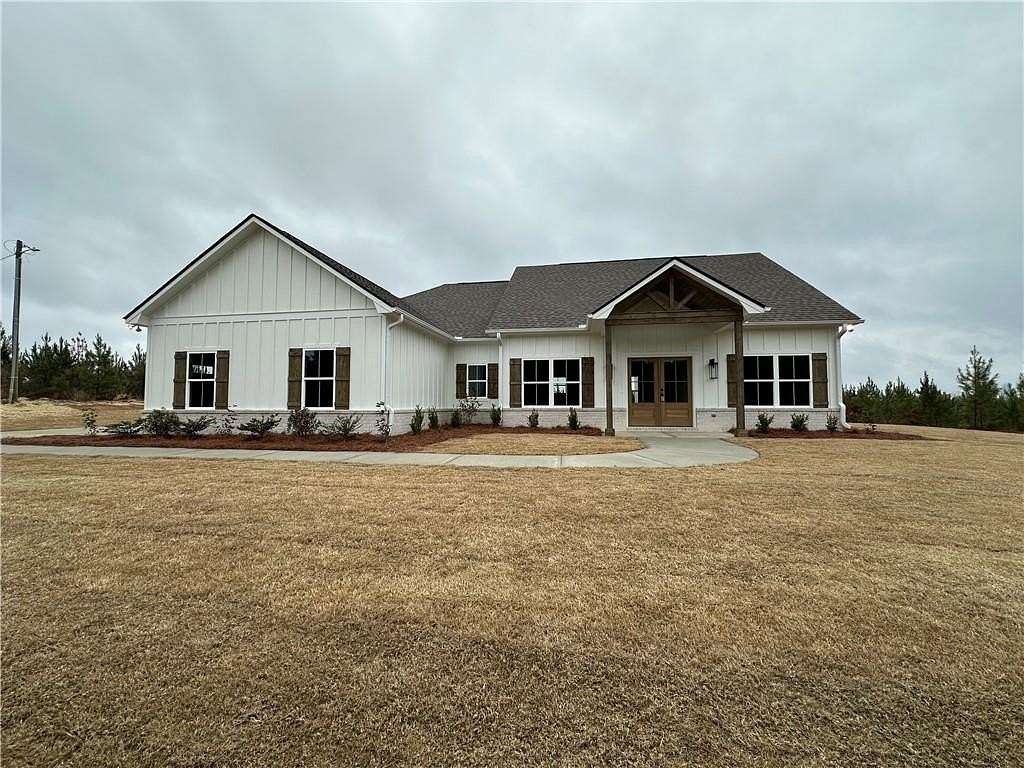 5 Acres of Residential Land with Home for Sale in Salem, Alabama