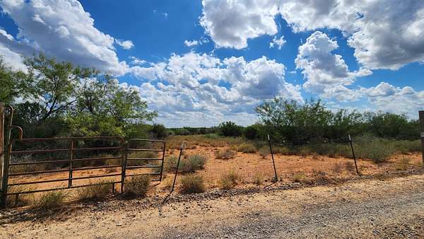 11.5 Acres of Land for Lease in Laredo, Texas