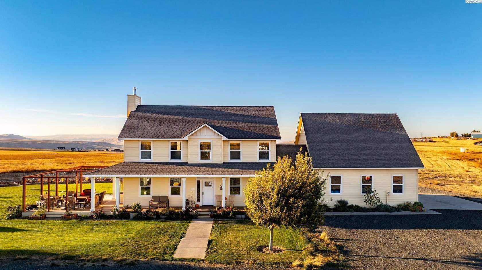 11.4 Acres of Land with Home for Sale in Kennewick, Washington