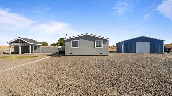 10.9 Acres of Land with Home for Sale in Burbank, Washington