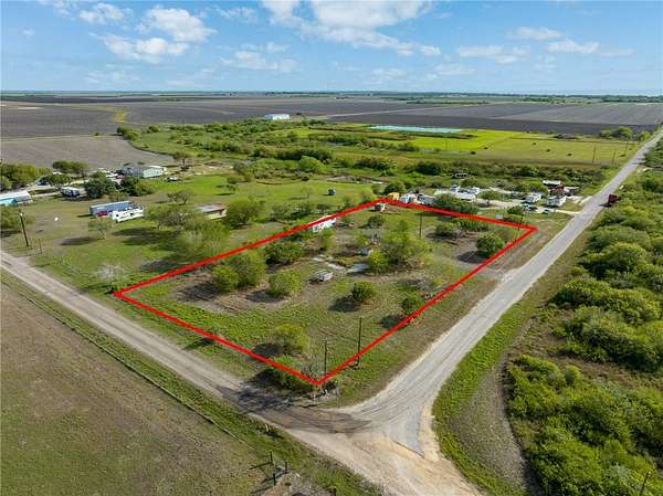 1.29 Acres of Improved Land for Sale in Bayside, Texas