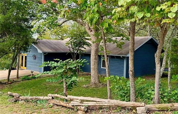 2.28 Acres of Residential Land with Home for Sale in Eureka Springs, Arkansas