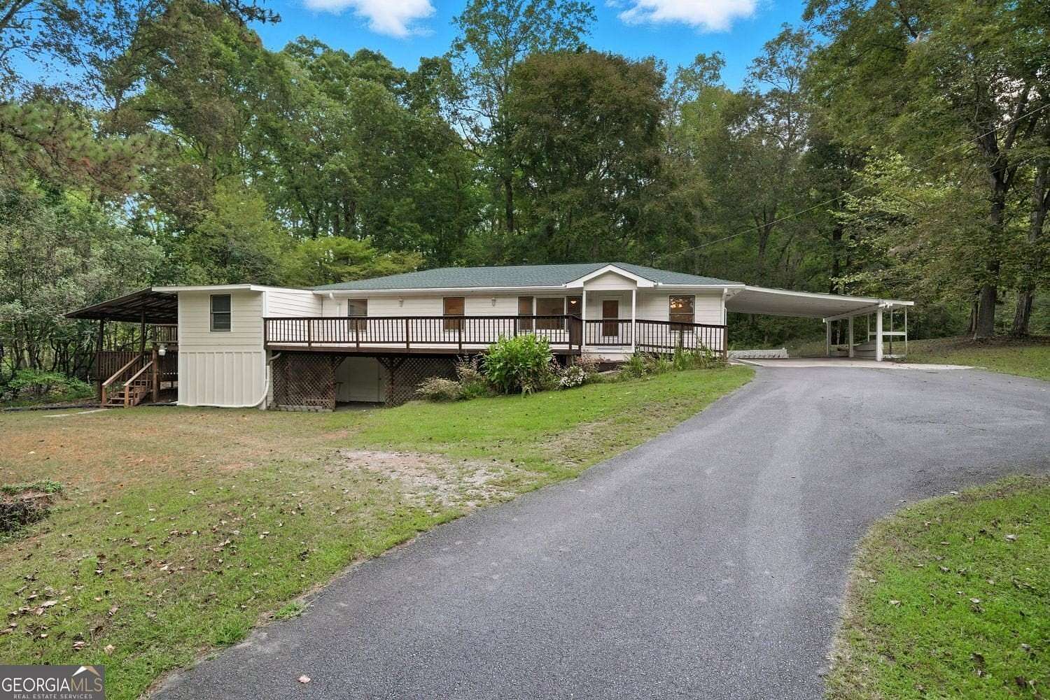 2.5 Acres of Residential Land with Home for Sale in Kennesaw, Georgia