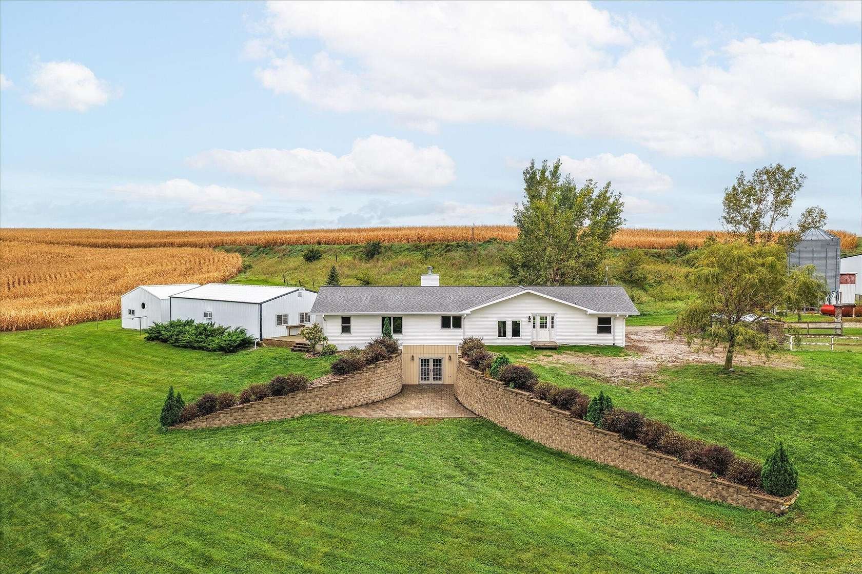 4 Acres of Residential Land with Home for Sale in Missouri Valley, Iowa